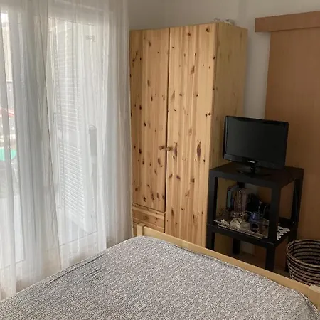 Charming 2-Bed Apartment In Necujam