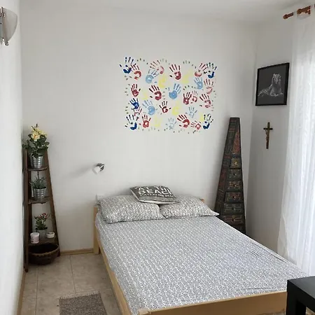 Charming 2-Bed Apartment In Necujam